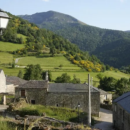 Vivienda Uso Turistico Prado Novo Holiday home Suarbol